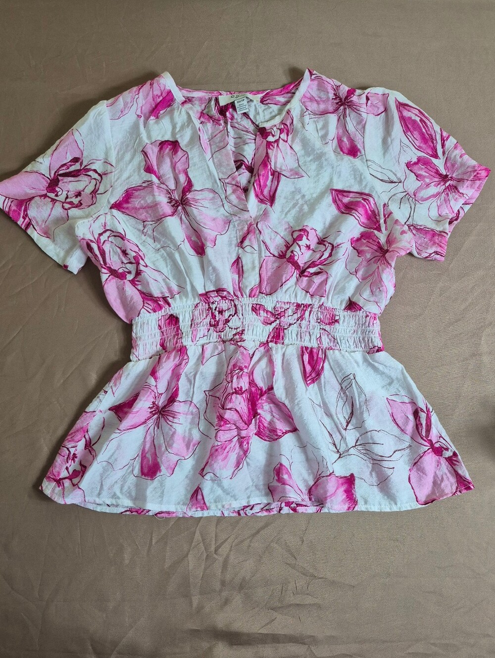 C By One Floral V-Neck Smocked Waist Peplum Top XS Fits Petite Small